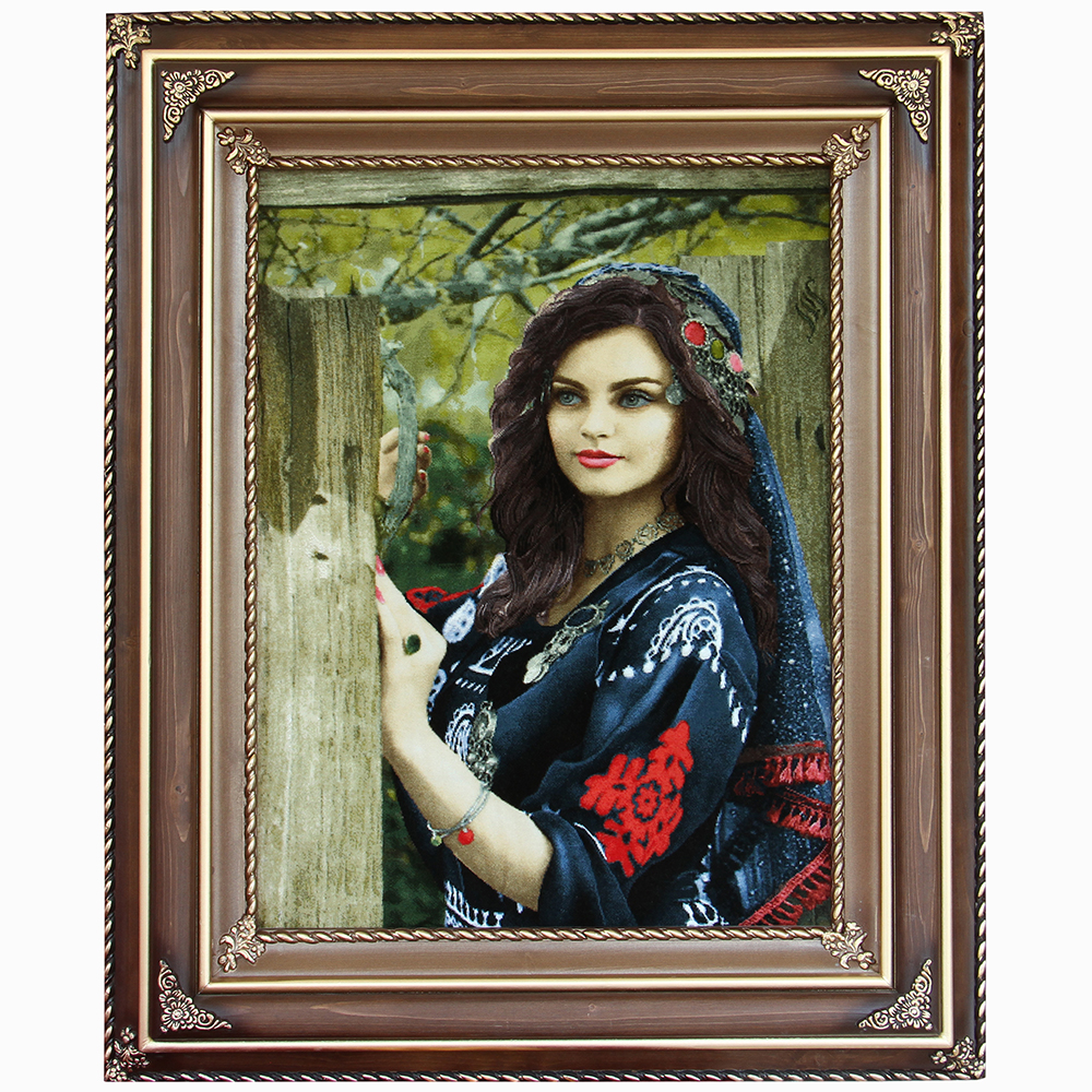 تابلو‌ فرش دستباف دختر کرد